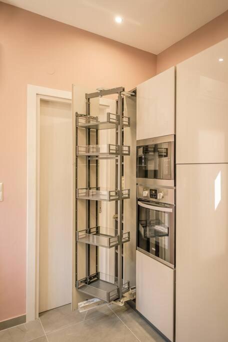 Eva's Glamorous Apartment